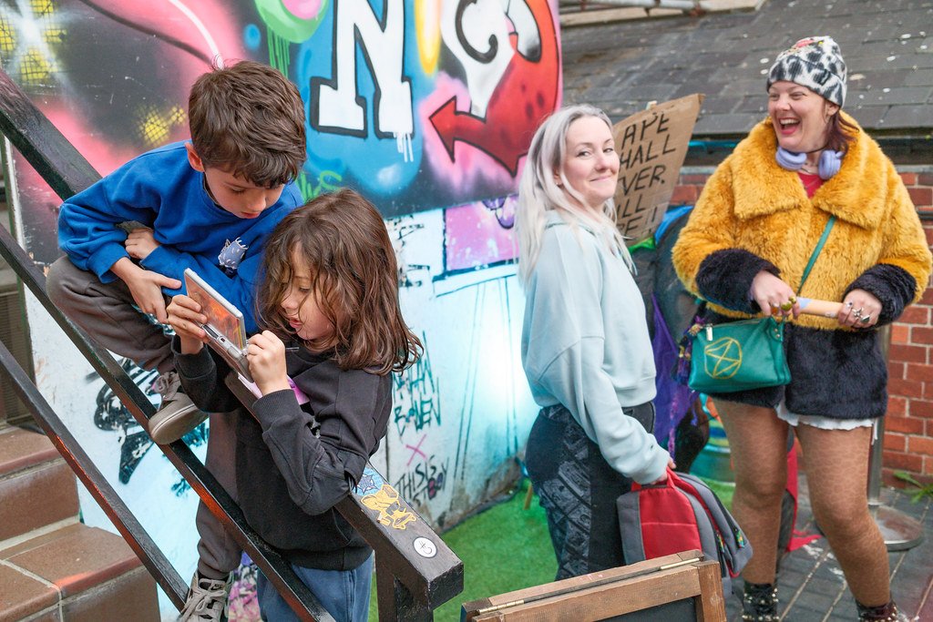 54482670830 D88137a839 B